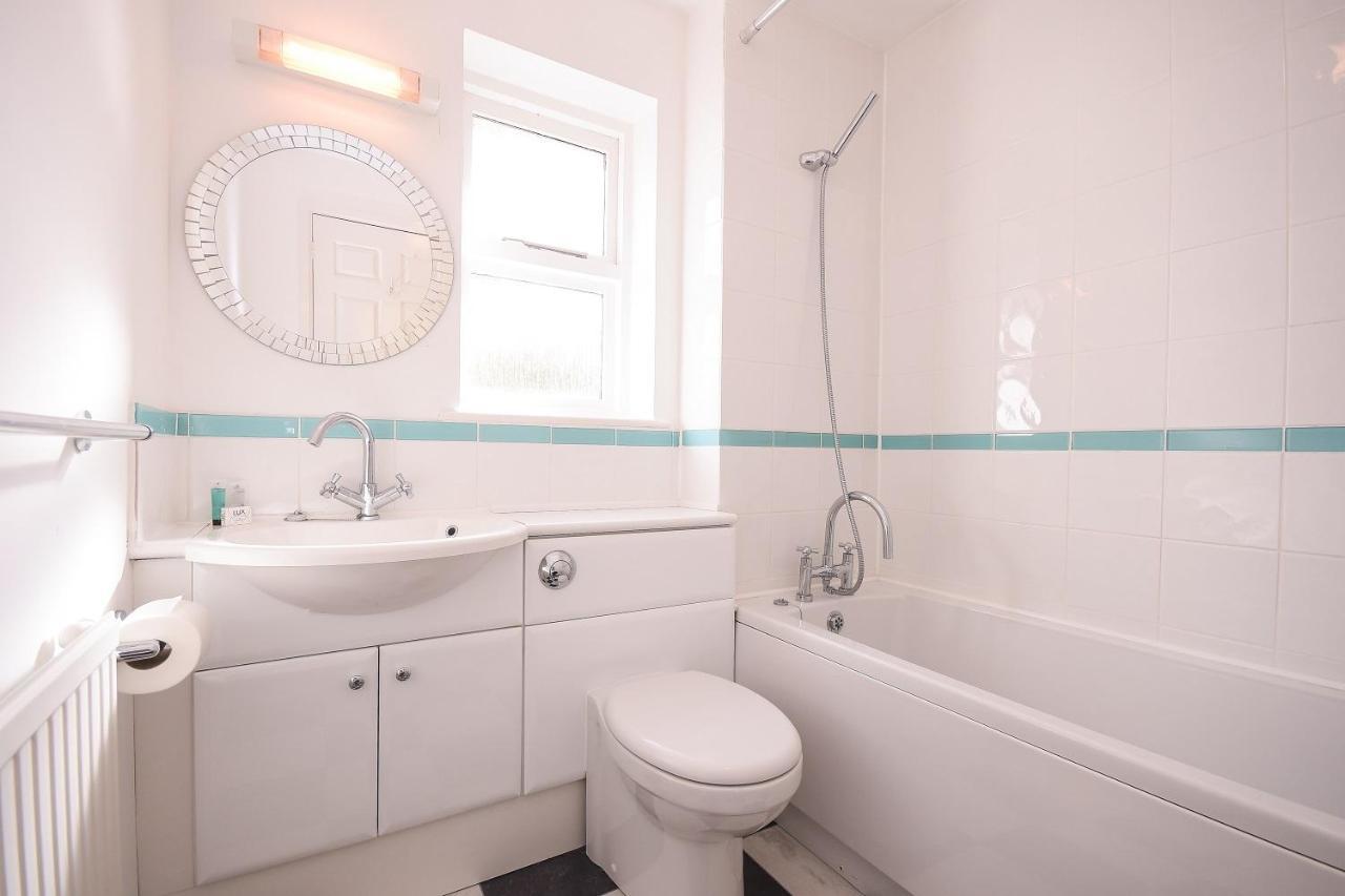 Captains Place Southampton Bagian luar foto